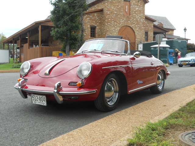 Click image for larger version

Name:	9-16-1215.Roadster-EarlyPorsche1stPlaceClassics.JPG
Views:	19
Size:	288.4 KB
ID:	8059