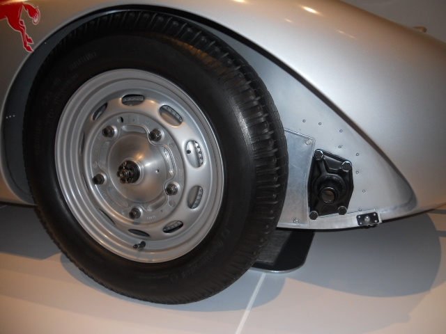 Click image for larger version

Name:	21.1953PanamericanaLeftRearWheelDetail.JPG
Views:	35
Size:	214.8 KB
ID:	29856