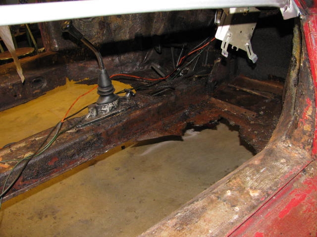 Click image for larger version

Name:	12-097.FloorRemoved12-10-09.JPG
Views:	36
Size:	179.2 KB
ID:	31346