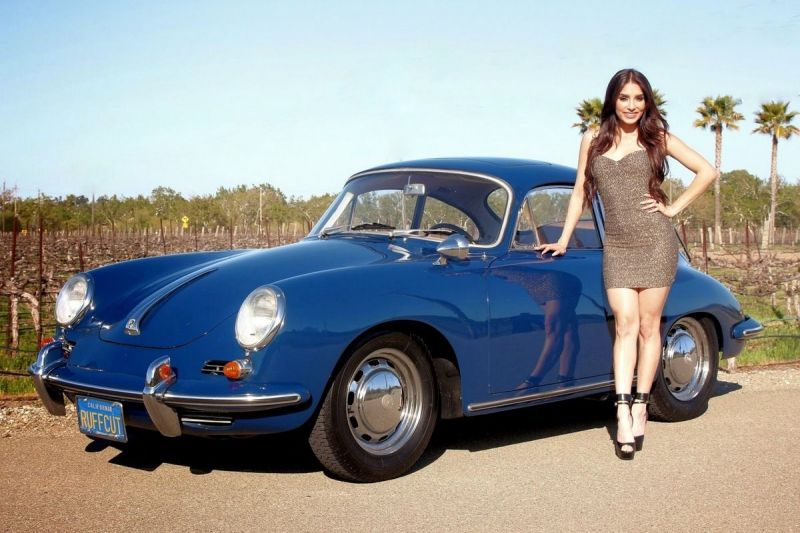 Click image for larger version

Name:	girlcoupe65.jpg
Views:	119
Size:	74.8 KB
ID:	39625