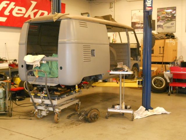 Click image for larger version

Name:	8-23-132.1956VWBusRear.JPG
Views:	30
Size:	265.3 KB
ID:	49427