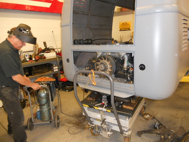 Click image for larger version

Name:	8-23-133.1956VWBusWith911Engine.JPG
Views:	34
Size:	265.7 KB
ID:	49428