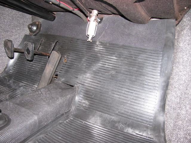 Click image for larger version

Name:	7.RubberFloorMatsInPlace.jpg
Views:	56
Size:	154.6 KB
ID:	55547