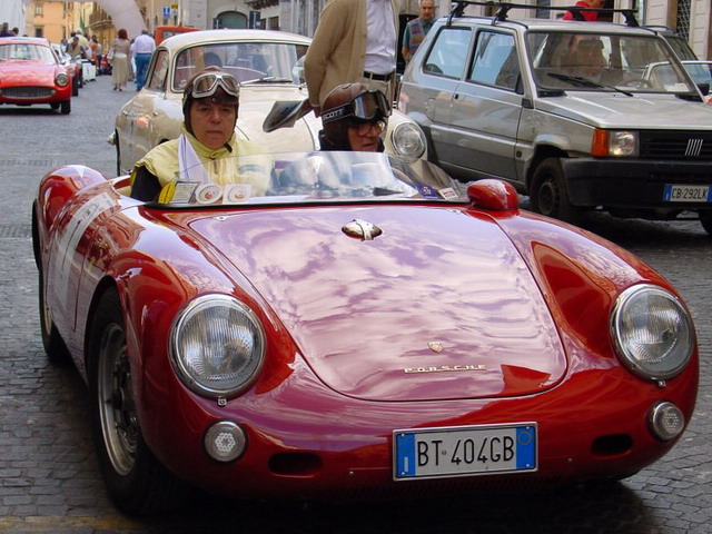 Click image for larger version

Name:	MANTOVANI-LEONIPORSCHE550RS1955.jpg
Views:	65
Size:	119.7 KB
ID:	56710