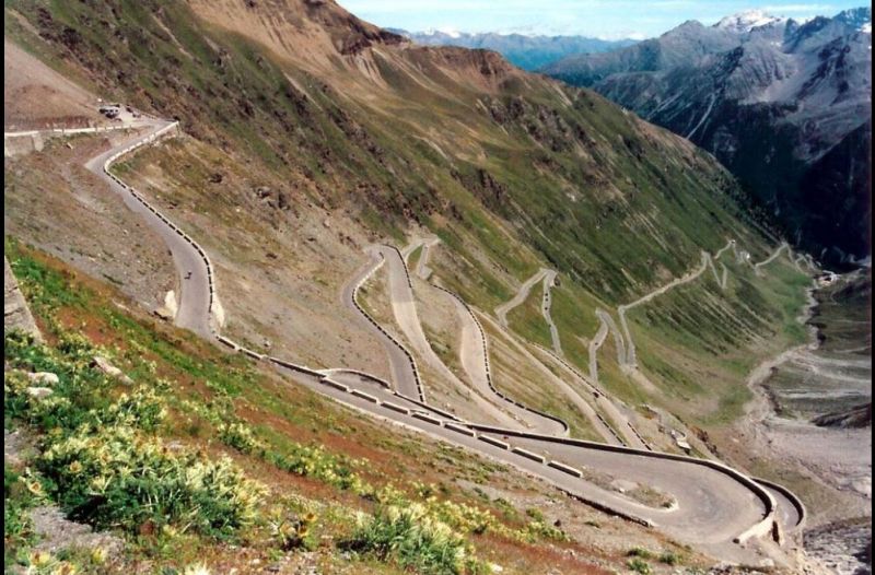 Click image for larger version

Name:	CScoupedesalpes56Stelvio.JPG
Views:	38
Size:	103.5 KB
ID:	65224