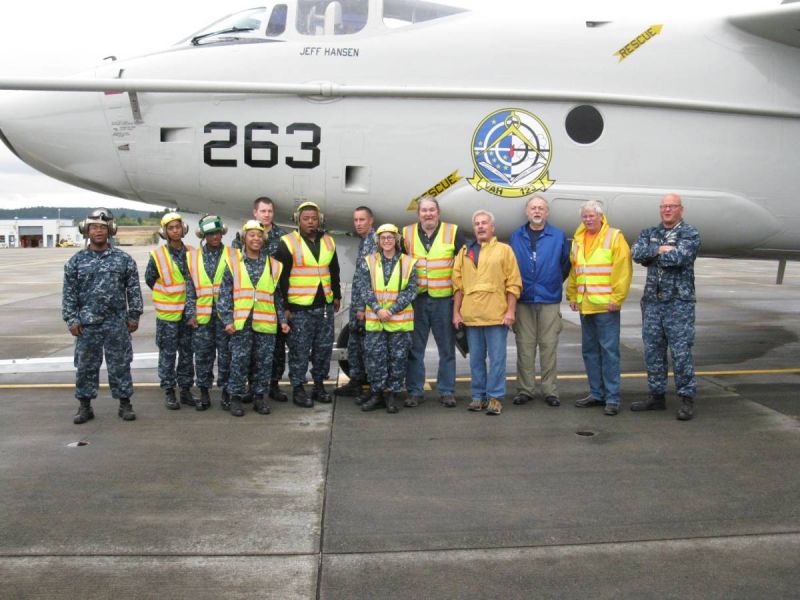 Click image for larger version

Name:	D.Picture068TheCrewWithJeffHansen4thFmRight.jpg
Views:	47
Size:	78.4 KB
ID:	69047