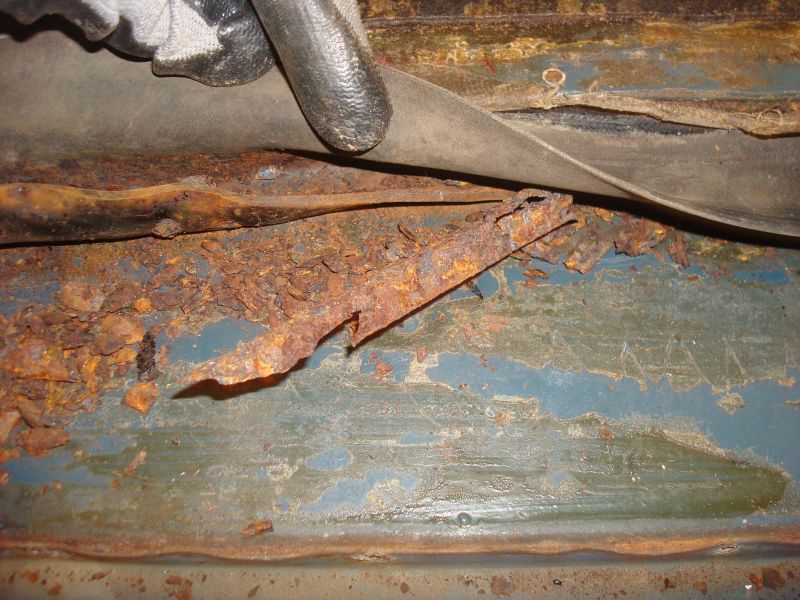 Click image for larger version

Name:	Passengerdoorsillseal_metalstrip.JPG
Views:	80
Size:	106.8 KB
ID:	69375