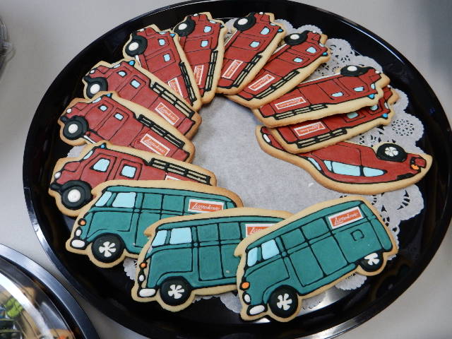 Click image for larger version

Name:	28.PorscheBusMBFireEngineCookies.jpg
Views:	28
Size:	129.0 KB
ID:	70645