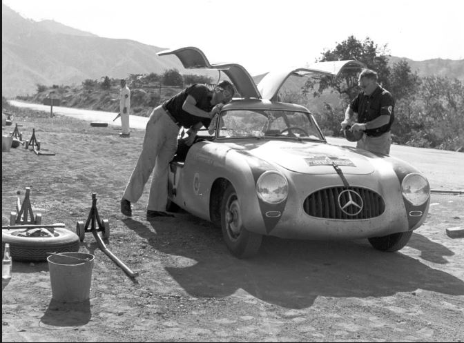 Click image for larger version

Name:	Mercedescarrerapanamericana52.JPG
Views:	47
Size:	66.5 KB
ID:	93230