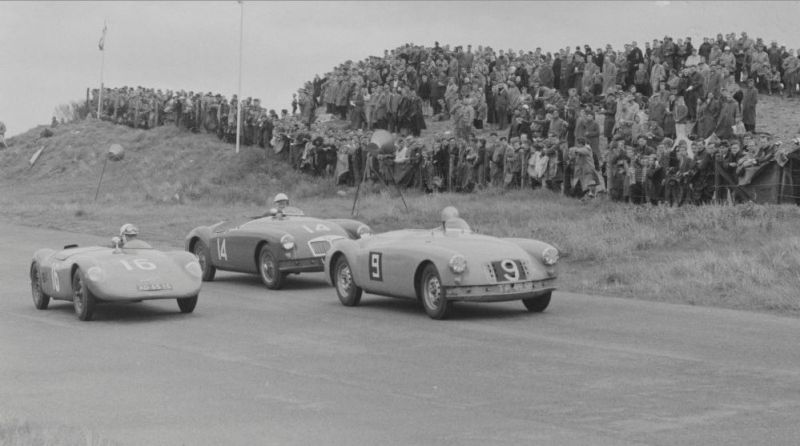 Click image for larger version

Name:	Hirondellezandvoort58.JPG
Views:	143
Size:	50.5 KB
ID:	96264