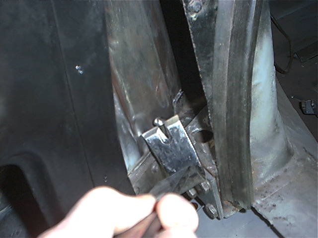 Click image for larger version

Name:	usinghingeremovaltool.JPG
Views:	184
Size:	37.9 KB
ID:	34839