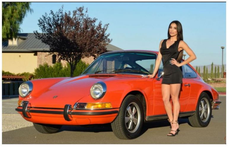 Pretty women and early Porsche 911 - ABCGT Forum