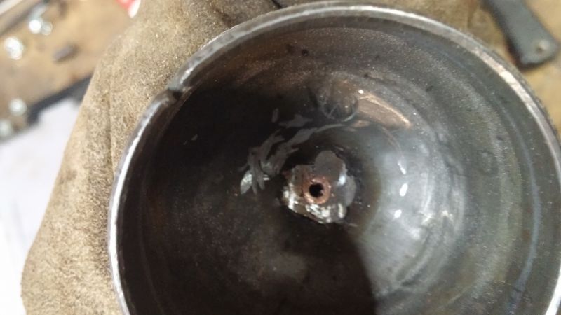 Click image for larger version

Name:	greasecapholewelded.jpg
Views:	138
Size:	46.0 KB
ID:	81143