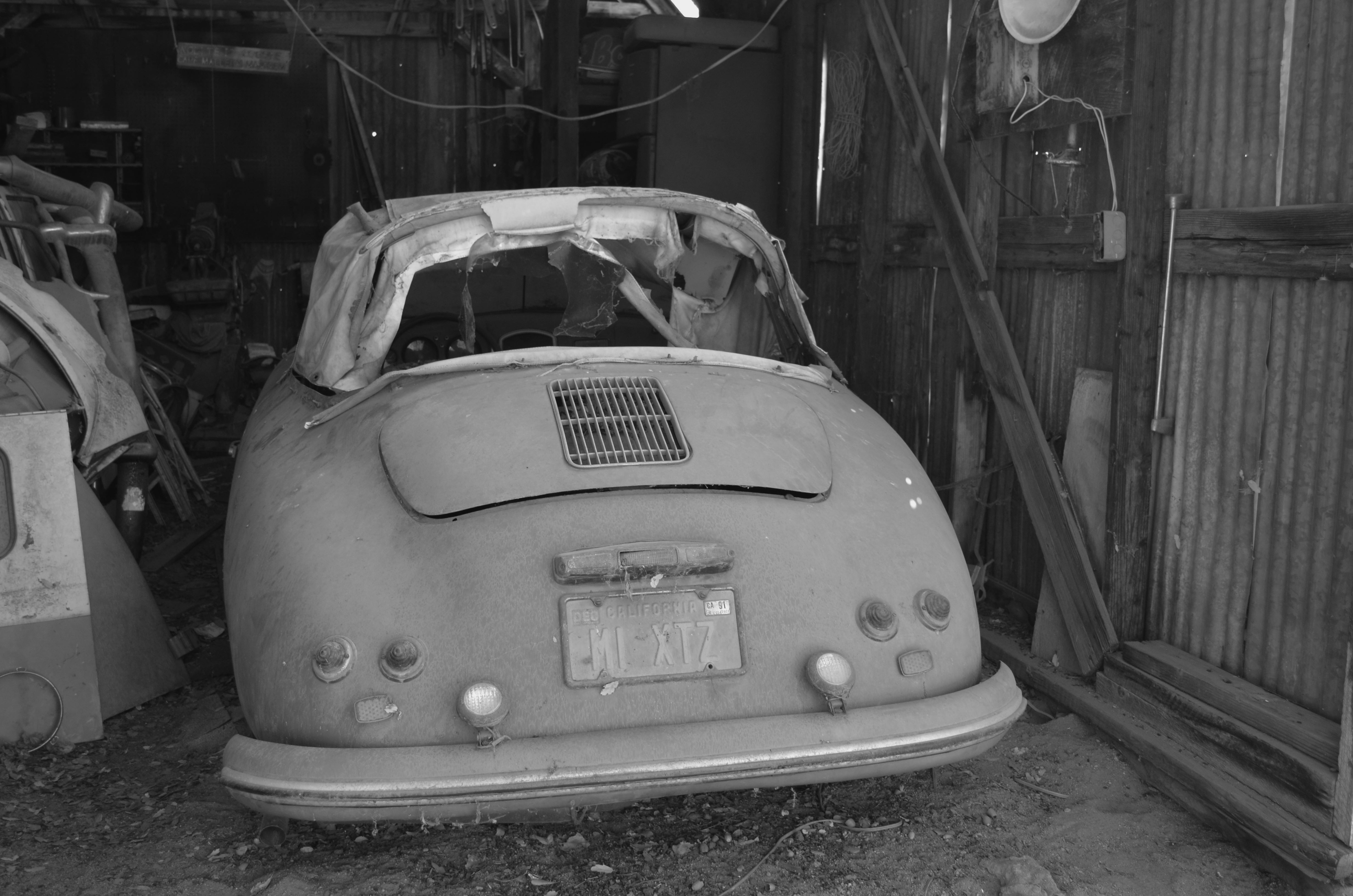 Click image for larger version

Name:	DSC_0219%20B&amp;W.jpg
Views:	310
Size:	1.23 MB
ID:	106082