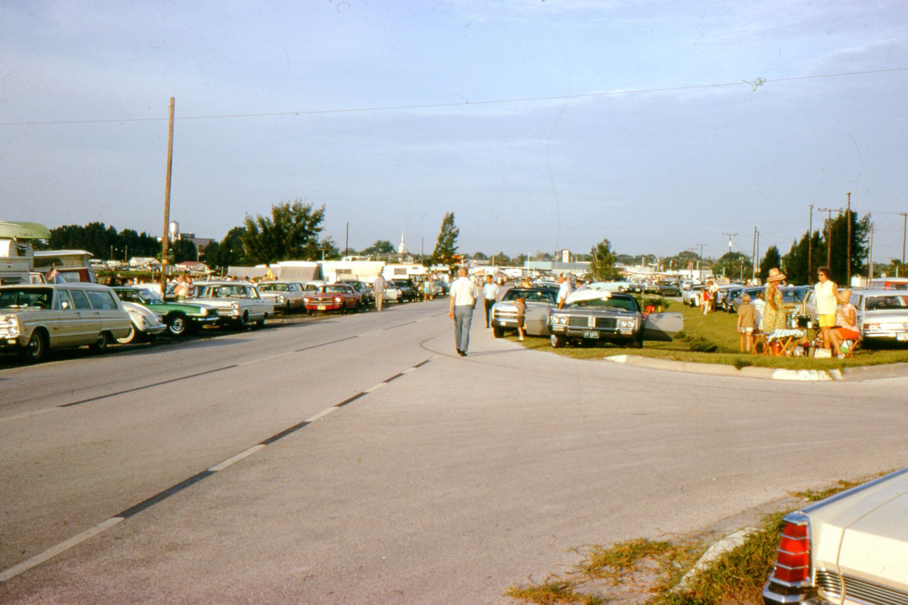 Click image for larger version

Name:	2ocbg69apollo11launch.jpg
Views:	252
Size:	266.2 KB
ID:	106392