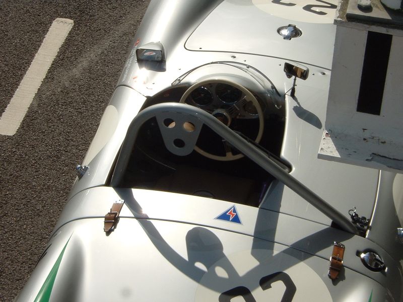 Click image for larger version

Name:	porsche003_2013-11-05.jpg
Views:	112
Size:	79.9 KB
ID:	29365