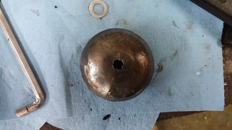 Click image for larger version

Name:	greasecapholeworn.jpg
Views:	160
Size:	58.7 KB
ID:	81142
