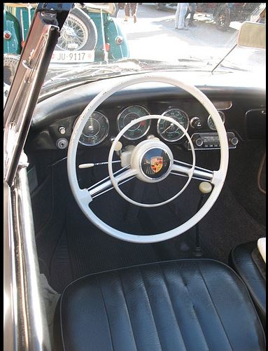 Click image for larger version

Name:	Cockpit13.JPG
Views:	165
Size:	49.8 KB
ID:	32108