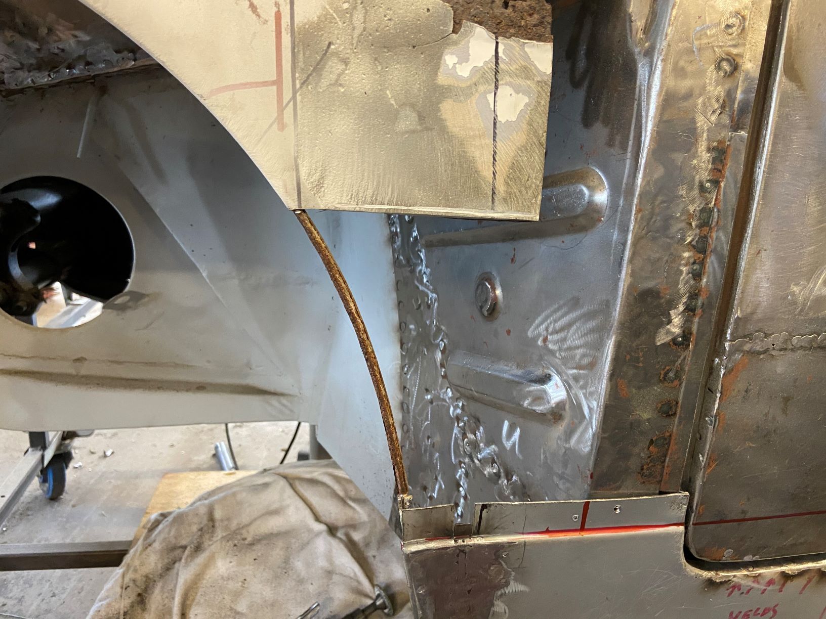 Click image for larger version

Name:	fender wire and gap.jpg
Views:	181
Size:	296.8 KB
ID:	109963