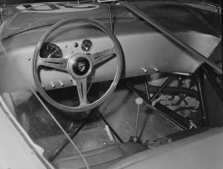 Click image for larger version

Name:	718RSKLM58interieur.JPG
Views:	56
Size:	67.2 KB
ID:	86432