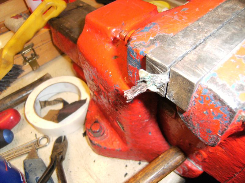 Click image for larger version

Name:	2014_1108startermotorrepair003.jpg
Views:	114
Size:	84.9 KB
ID:	68763