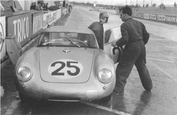 Click image for larger version

Name:	leMans25RVF.JPG
Views:	34
Size:	46.1 KB
ID:	65184