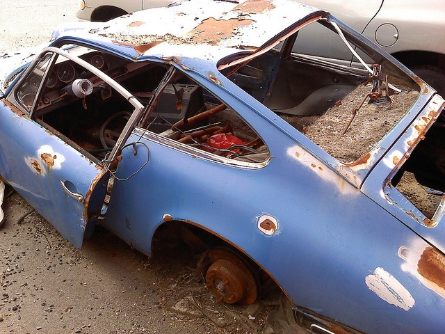 Click image for larger version

Name:	wrecked911a.jpg
Views:	42
Size:	177.5 KB
ID:	52406