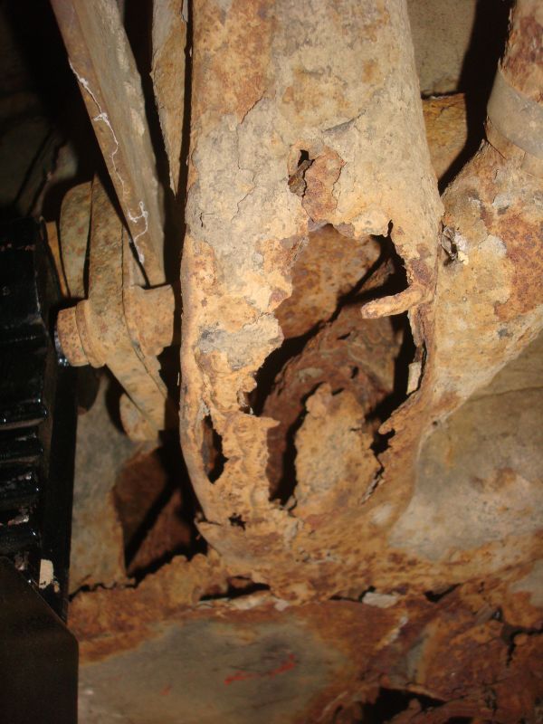 Click image for larger version

Name:	Metaldamageunderdriverssiderear.jpg
Views:	98
Size:	81.6 KB
ID:	67888