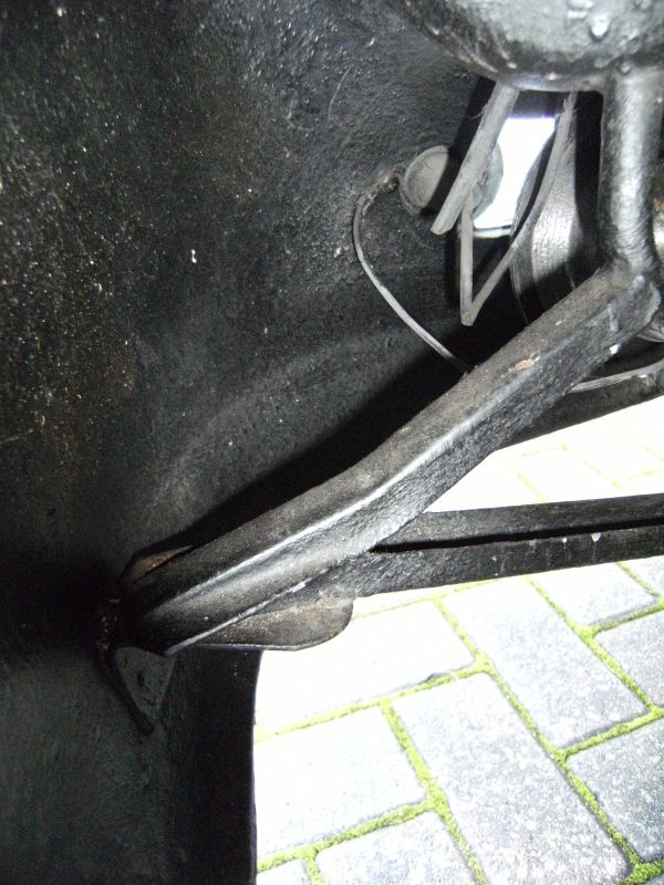 Click image for larger version

Name:	2012_1057winbrace4.jpg
Views:	78
Size:	92.5 KB
ID:	5499
