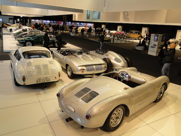 Click image for larger version

Name:	Porscheexpo046copy.JPG
Views:	60
Size:	101.0 KB
ID:	78071