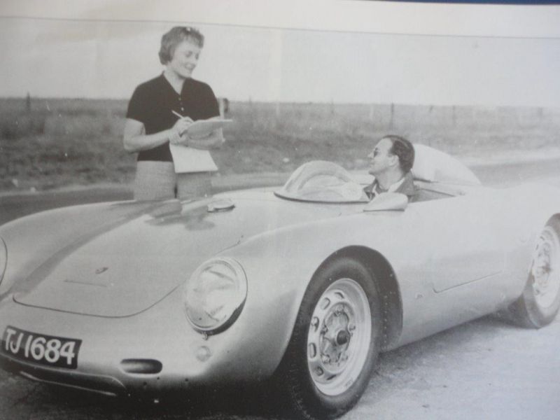 Click image for larger version

Name:	IanFraser-Jones_FrankHoals_ClassicCar.jpg
Views:	52
Size:	42.0 KB
ID:	73303