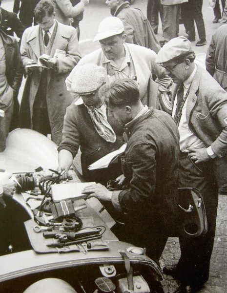 Click image for larger version

Name:	550v187.jpg
Views:	58
Size:	70.1 KB
ID:	49009