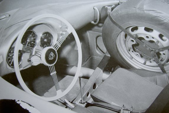 Click image for larger version

Name:	550v204.jpg
Views:	78
Size:	47.1 KB
ID:	50361