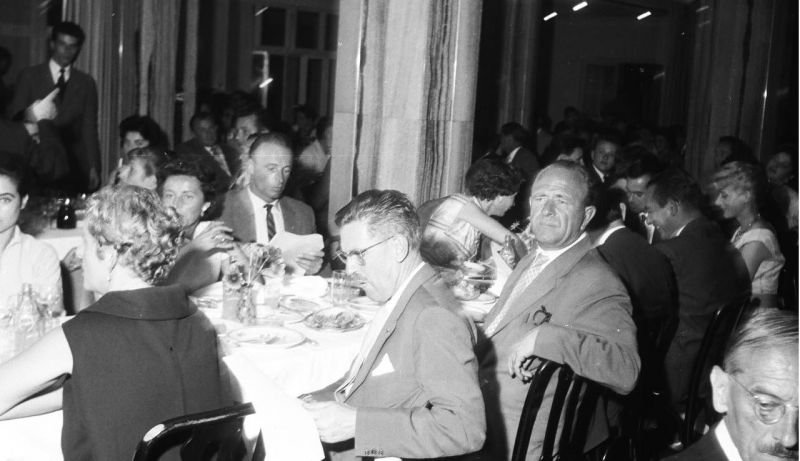 Click image for larger version

Name:	550Gaisbergrennen58HVHdinerdecloture.JPG
Views:	96
Size:	56.1 KB
ID:	99358