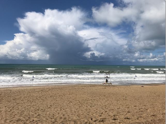 Click image for larger version

Name:	Montasunset16.JPG
Views:	49
Size:	60.1 KB
ID:	91544