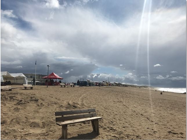 Click image for larger version

Name:	Montasunset27.JPG
Views:	54
Size:	56.1 KB
ID:	91527