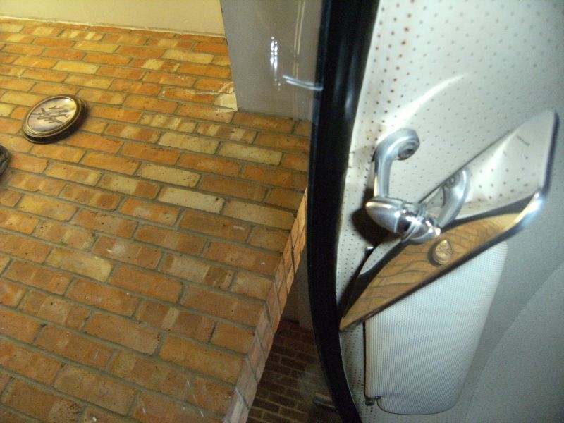 Click image for larger version

Name:	2012_1055interior356mirror003.jpg
Views:	92
Size:	73.3 KB
ID:	18663