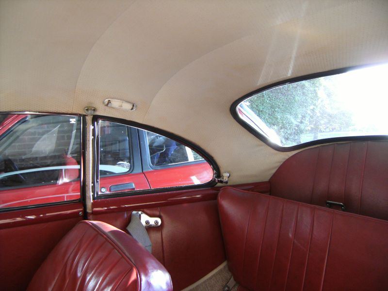 Click image for larger version

Name:	2012_1052headliner.jpg
Views:	80
Size:	57.1 KB
ID:	18661