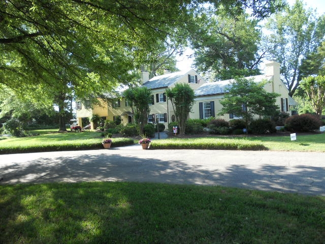 Click image for larger version

Name:	6-1-133.RPMHostsHome2013.JPG
Views:	55
Size:	318.5 KB
ID:	19406