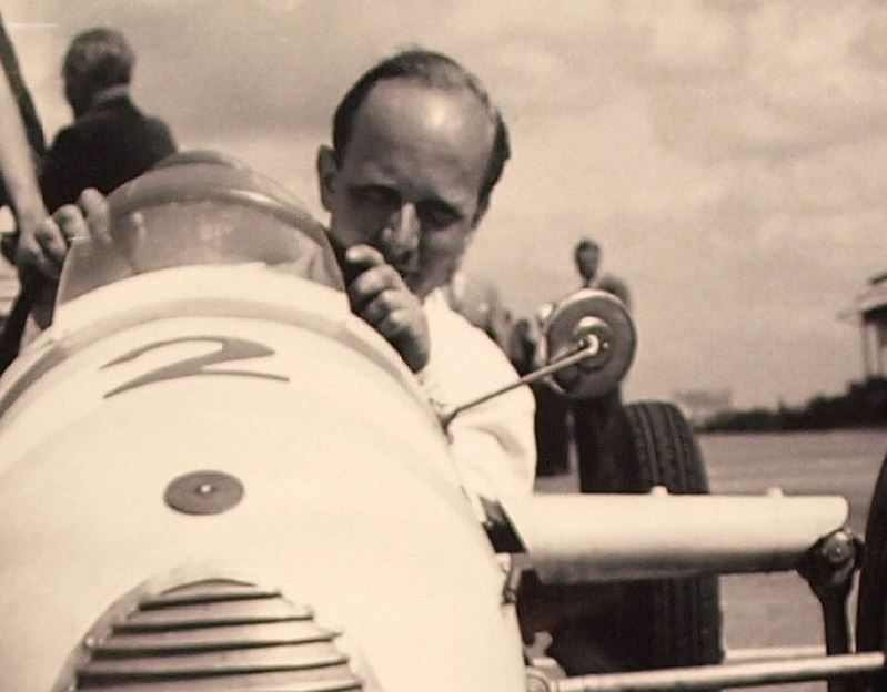 Click image for larger version

Name:	helmutpolenskymonopol.JPG
Views:	64
Size:	57.3 KB
ID:	62804