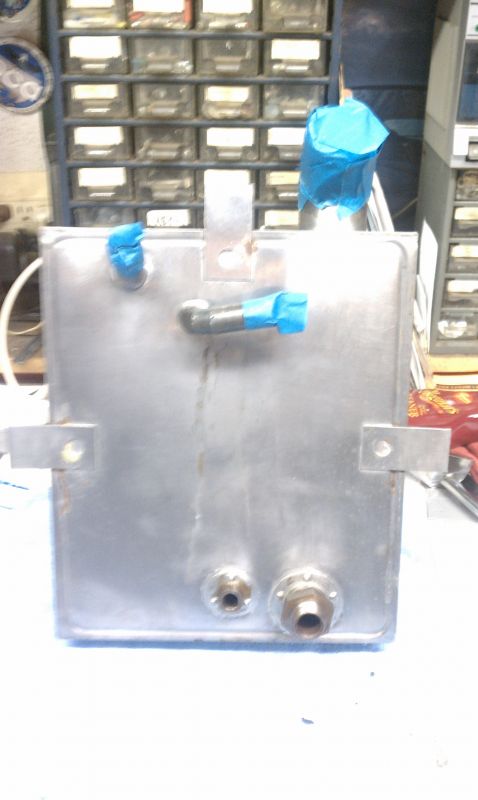 Click image for larger version

Name:	Carrera2oiltank1.jpg
Views:	80
Size:	43.2 KB
ID:	26048