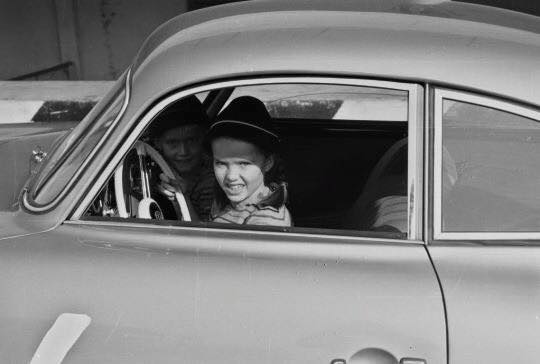 Click image for larger version

Name:	ystd4776.jpg
Views:	63
Size:	21.1 KB
ID:	75879