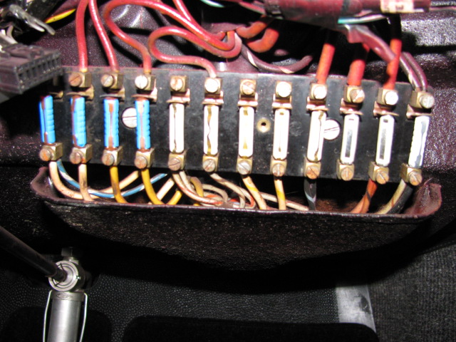 Click image for larger version

Name:	RoadsterFuseBlock.jpg
Views:	76
Size:	138.9 KB
ID:	55209