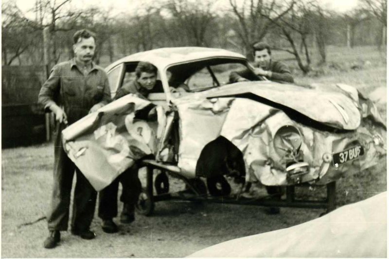 Click image for larger version

Name:	old943.jpg
Views:	118
Size:	69.1 KB
ID:	32228