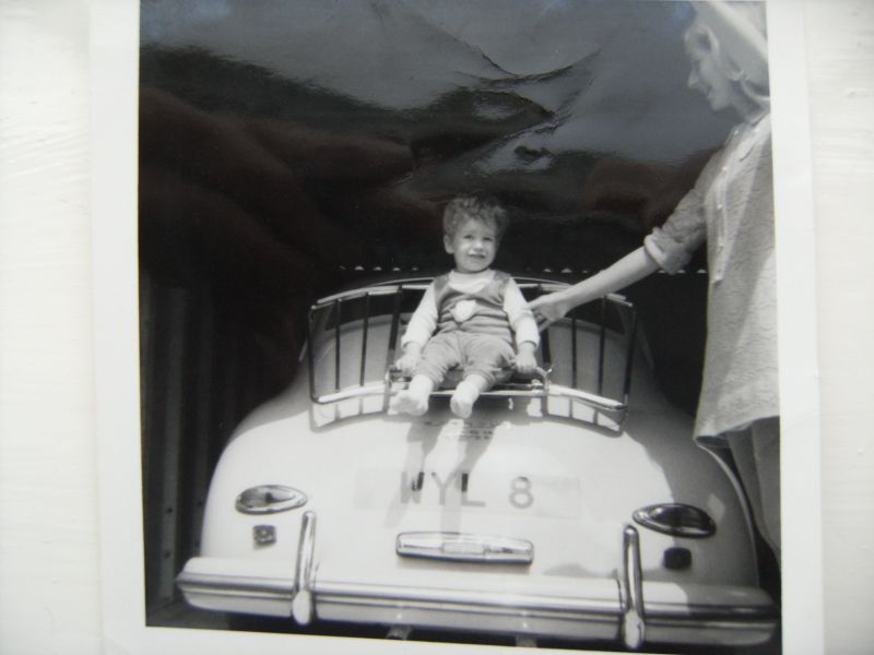 Click image for larger version

Name:	2010_1009blackwhite365photo004.jpg
Views:	119
Size:	43.3 KB
ID:	28480