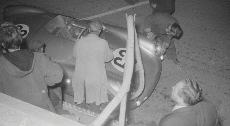 Click image for larger version

Name:	550r12.jpg
Views:	77
Size:	41.1 KB
ID:	86662