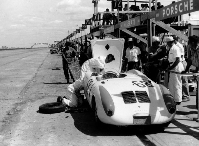 Click image for larger version

Name:	550v190.jpg
Views:	113
Size:	78.5 KB
ID:	49241