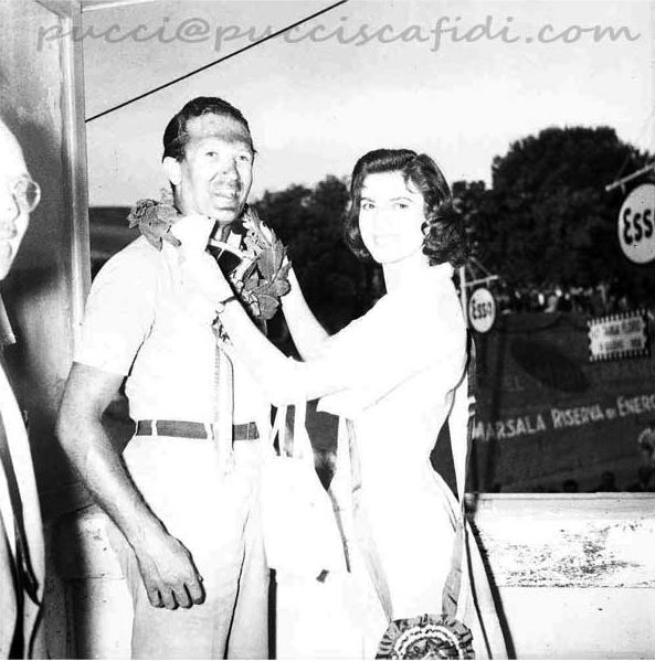 Click image for larger version

Name:	550Targaflorio569.JPG
Views:	86
Size:	65.5 KB
ID:	99638