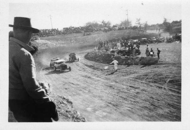 Click image for larger version

Name:	ahtrgds10080.jpg
Views:	91
Size:	36.5 KB
ID:	63812