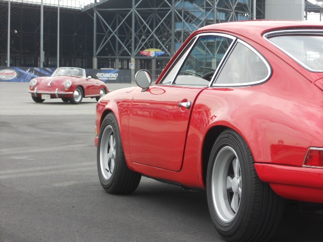 Click image for larger version

Name:	6-13-137.911RoadsterRIRPhotoShoot.JPG
Views:	80
Size:	226.1 KB
ID:	20534